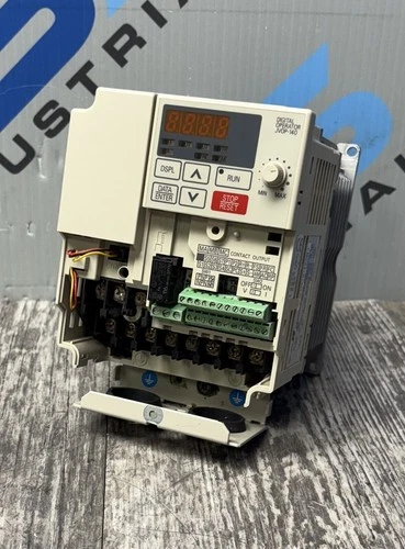 MAGNETEK MVA008 GPD 315 3PH/1.5kW VARIABLE FREQUENCY DRIVE (NO COVER)