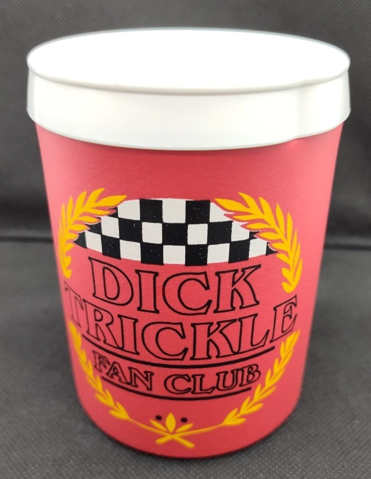 Taza Dick Trickle NASCAR Fan Club Koozie Clásica Coolie y Super Térmica 22 OZ De Colección Foto 4 de 4