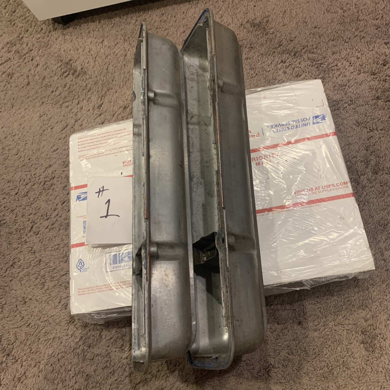 Corvette/Camaro 350 LT1/Z28 valve covers 19712 only GM 3989005