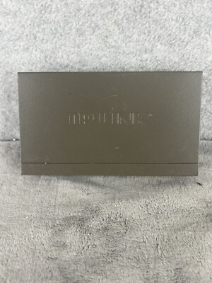 TP-LINK Technologies TP-Link TL-SF1008P 8 Ports Switch - No Cord!