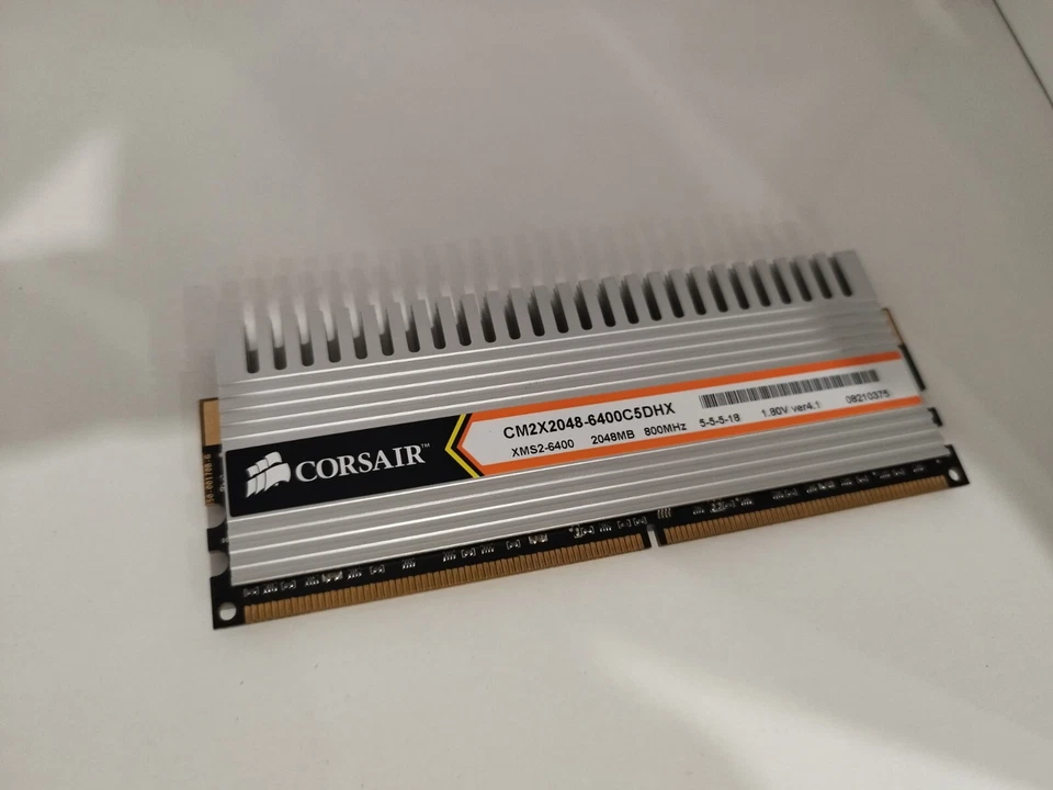 Corsair XMS2 CM2X2048-6400 2 GB PC2-6400 DDR2-800 800MHZ RAM Memory - Immagine 2 di 2