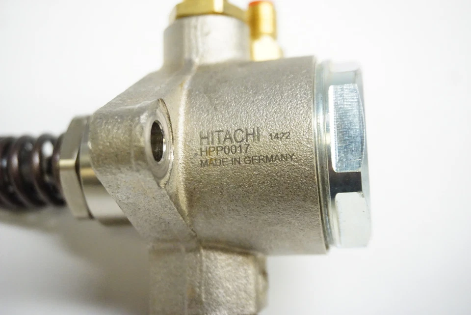 Motor AUDI RS5 V8 - Bomba de combustible de alta presión HITACHI 079127025Q Foto 4 de 4