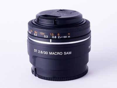 Sony Alpha SAL30M28 30 mm F/2.8 DT MF AF SAM Objektiv