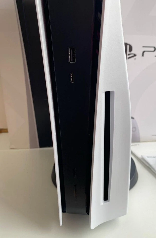 Sony PlayStation 5 Standard, foto 3 di 5