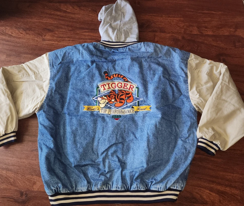 CHAQUETA BOMBER DISNEY TIGGER DE COLECCIÓN PARA HOMBRE TALLA XLARGE, ESTÁ USADA Foto 4 de 4