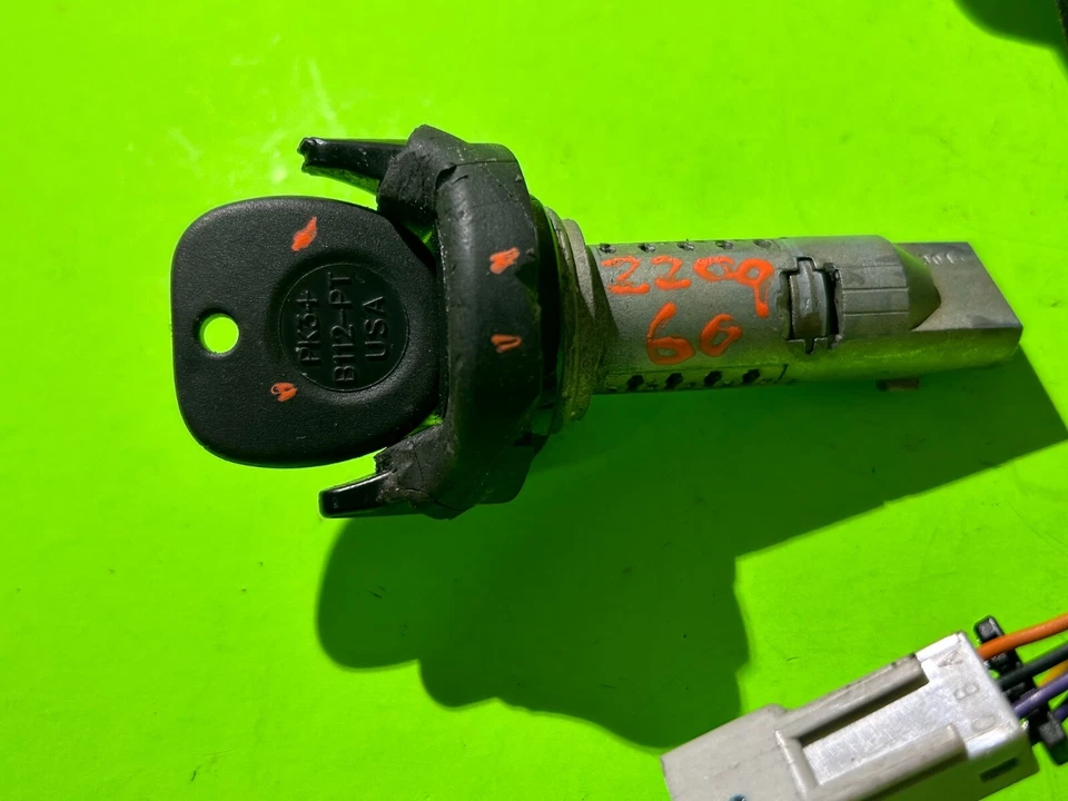 Cadillac CTS 2003-2007 interruptor de encendido bloqueo con llave e inmovilizador OEM 25752491 Foto 3 de 4