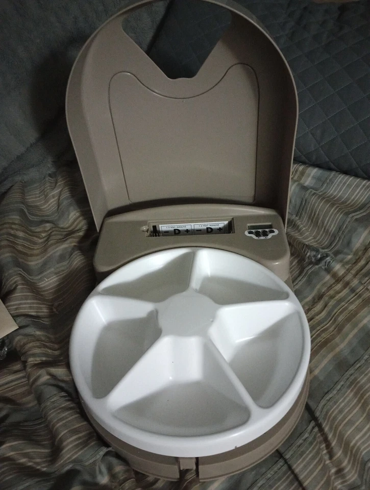 Alimentador automático para animais de estimação PetSafe 5 refeições  - Imagem 2 de 4