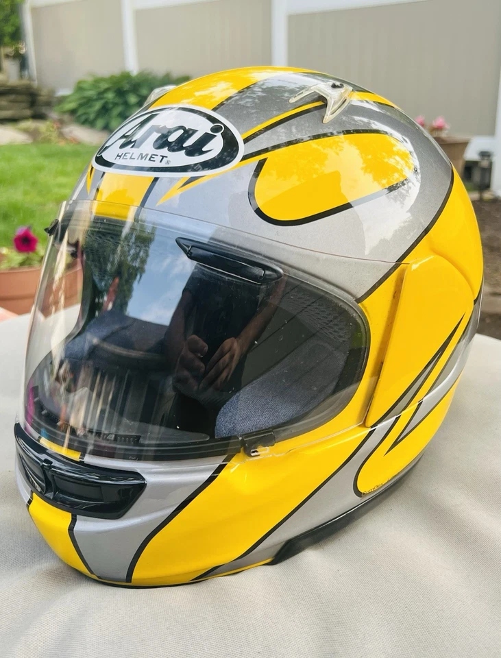 Vintage 1999 Arai Signet-GT Yellow/Gray Full Face Helmet/Clear Visor/Size Medium - Image 4 of 4