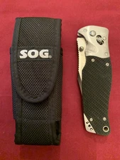 SOG TOMCAT 3.0 VG-10 FOLDING KNIFE. 