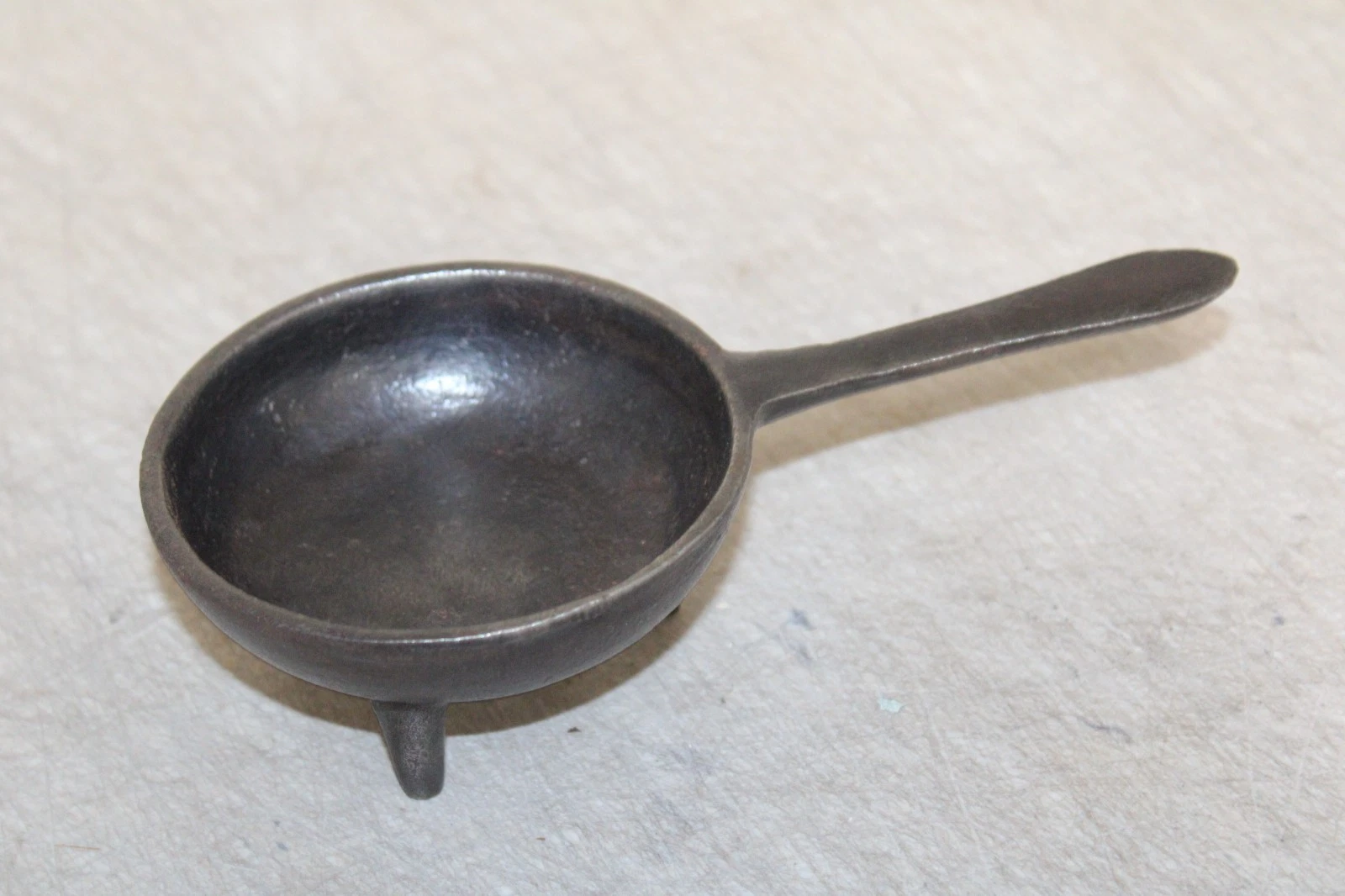Rare Spider Skillet 3 Leg Cast Iron 3 1/2''