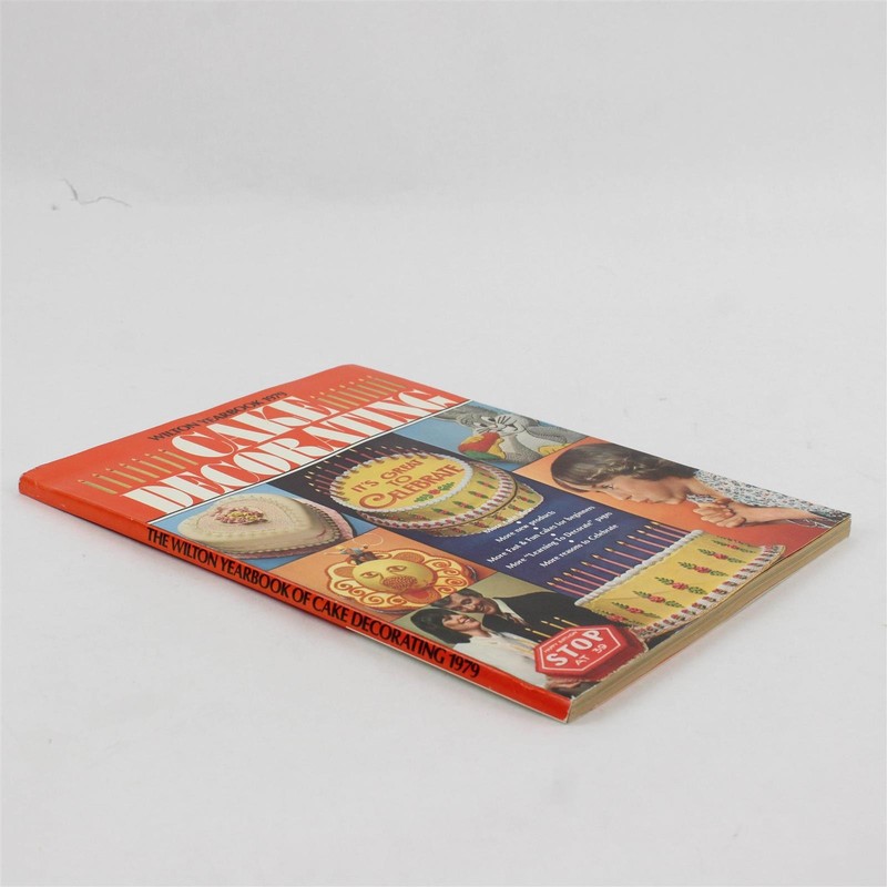 Wilton Yearbook Cake Decorating 1979 Vintage Paperback Magazine