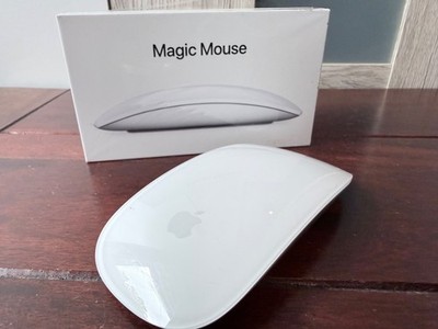 Apple Magic Mouse A1657 MK2E3Z/A Weiß Bluetooth Lightning mit Adapter!