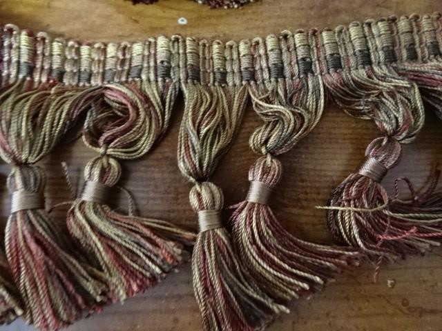 Vtg 2 Yards Upholstery Trim w/Tassels-beautiful Gold tones-4" long from top edge