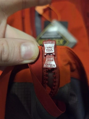 Arc'teryx Alpha Sv Men's XL GORE-TEX Pro Hooded Waterproof Jacket Red/Orange image 3