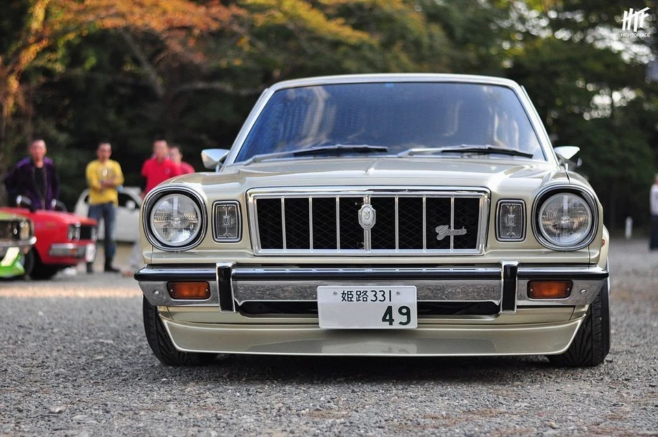 Parrilla delantera genuina OEM JDM Toyota Cressida S2 MX32 RX30 JDM Foto 3 de 3