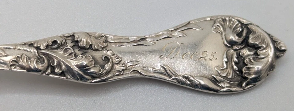 Tenedor(s) de helado de plata esterlina Reed & Barton Les Cinq Fleurs 5 1/4" Foto 2 de 4