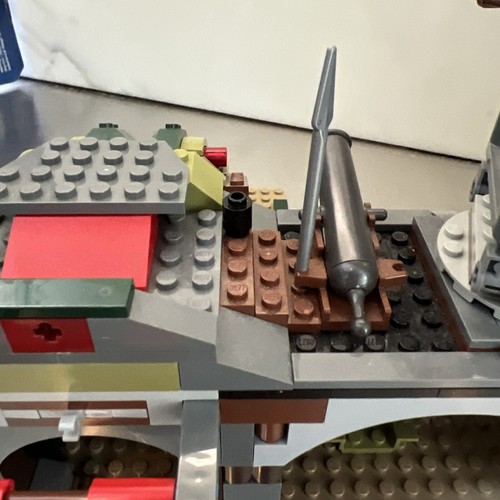 LEGO LEGENDS OF CHIMA: The Croc Swamp Hideout (70014) - Picture 14 of 21