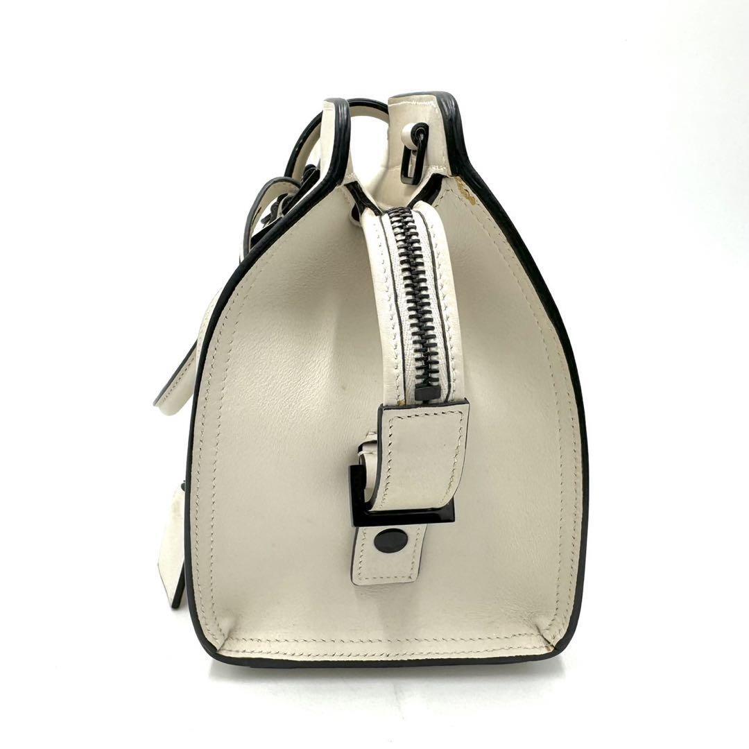 Borsa a tracolla Saint Laurent Baby Bass in pelle bianca nera 2 vie borsetta