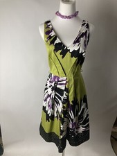 NINE WEST floral Dress in Lime / White/Black/ purple Print.  Side Pockets Size 6
