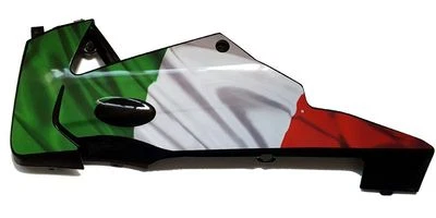 TWISTEDMELONDESIGNS Aprilia RSV4 2014 (May Pour Autre Ans) Drapeau Italien dessous de Tablier