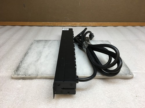 Bande de distribution d'énergie APC AP9563 Basic Rack-Mount PDU 10 prises - Photo 3/7