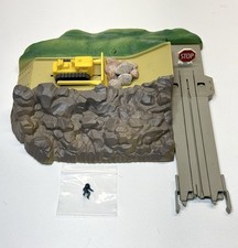 Tyco US 1 Operating Boulder Loading Bulldozer And Slot Track Stop Sign NO HEAD 