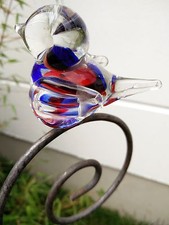 Handgefertigter Gartenstecker Aus Glas – Vogelfigur Auf Metallstift Für Dekorative Außenbereiche