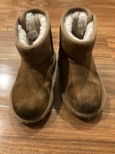 Ugg Australia Girls Ankle Boots Sz 10 In Chestnut Popper Closing S/N1118890T