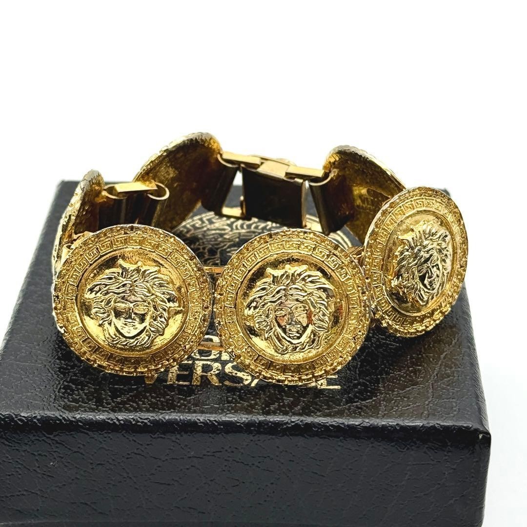 GIANNI VERSACE Medusa Metal Bracelet color Gold fashion goods GIANNI VERSACE Medusa Metal Bracelet color Gold fashion goods