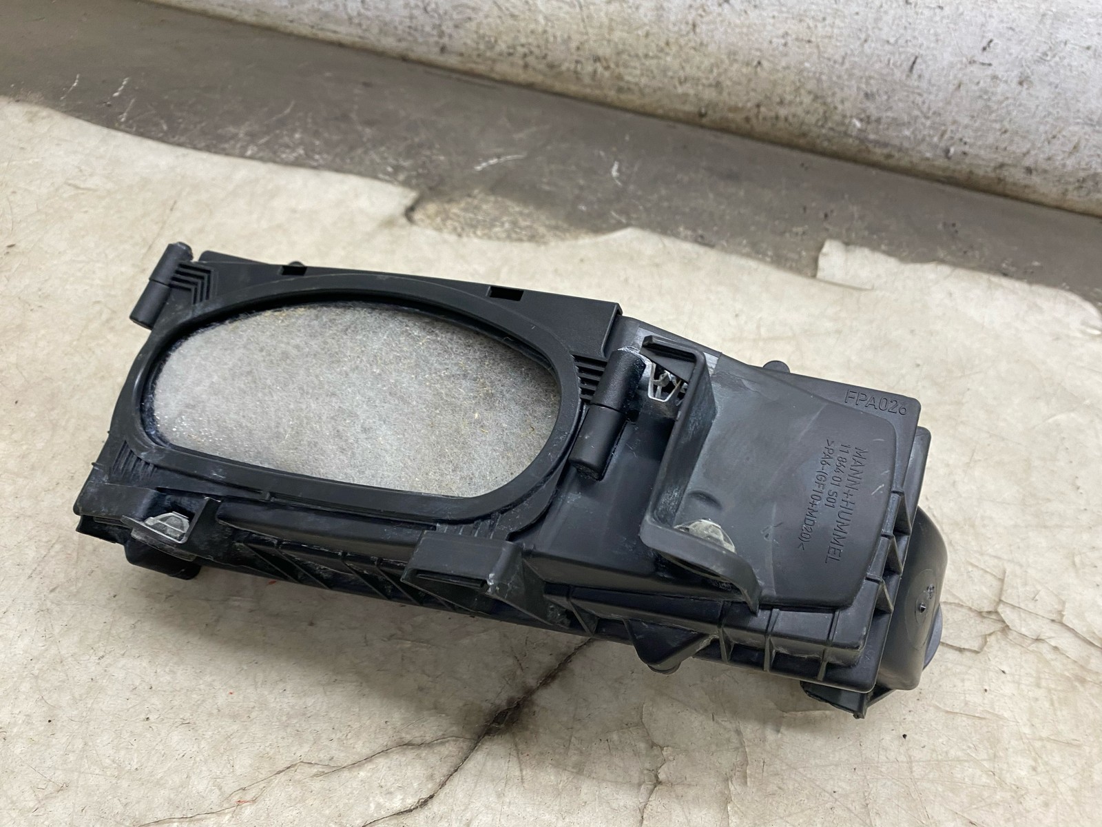 2020-2025 ASTON MARTIN DBX 4.0L RIGHT ENGINE AIR CLEANER FILTER BOX HOUSING OEM