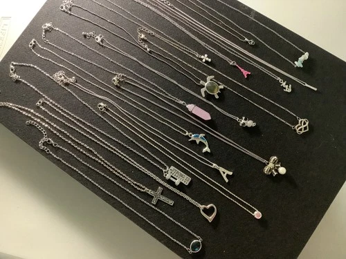 Costume jewelry Lot of mixed pendant necklaces,silver tone,modern/a few vintage