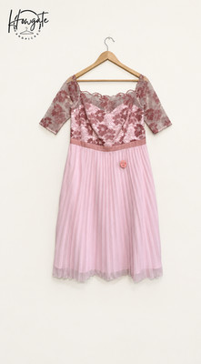 Chi Chi London Selda Kleid UK 16 rosa Spitze Bardot Plissee Hochzeitsgast neu mit Etikett