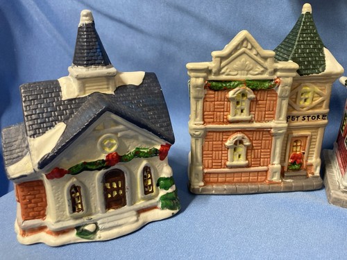 Santas Village Houses & Accessories - Miniture Christmas Decorations - Picture 2 of 8