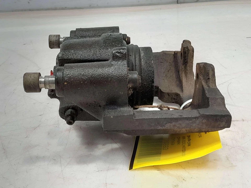 Pinza de freno delantera derecha lado pasajero Chevy C/K 1500 2500 1992-1998 OEM 18014745 Foto 2 de 4