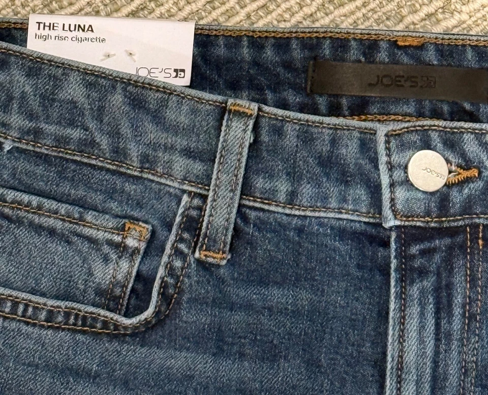 Joe's Jeans The Luna  Size 30 New With Tags  MSRP $198 - Image 2 of 3