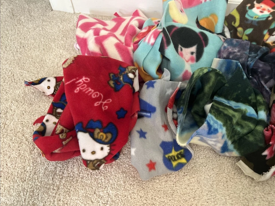 Fleece Fabric Scraps Prints Large & Small Pieces~Sewing Crafts Lot~1.5#’s - Image 4 of 4