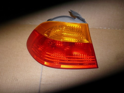Rückleuchte  BMW 3 E46 COUPE  Rücklicht hinten links  Gelb ROT