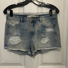 ZARA Trafaluc Women  s Light Wash Distressed Raw Hem Denim Shorts Size 4