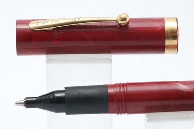 Vintage (c1996) Sheaffer No Nonsense Kugelschreiber aus rotem Marmor, GT