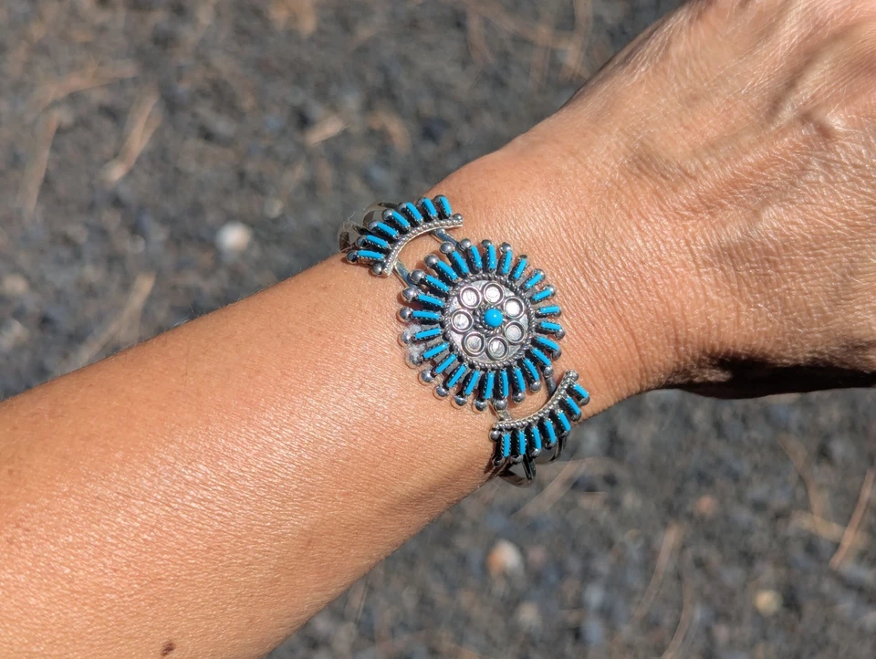 Zuni Cuff Bracelet NA Handcrafted Jewelry Size 6.25 Petite Needlepoint Turquoise - Image 4 of 4
