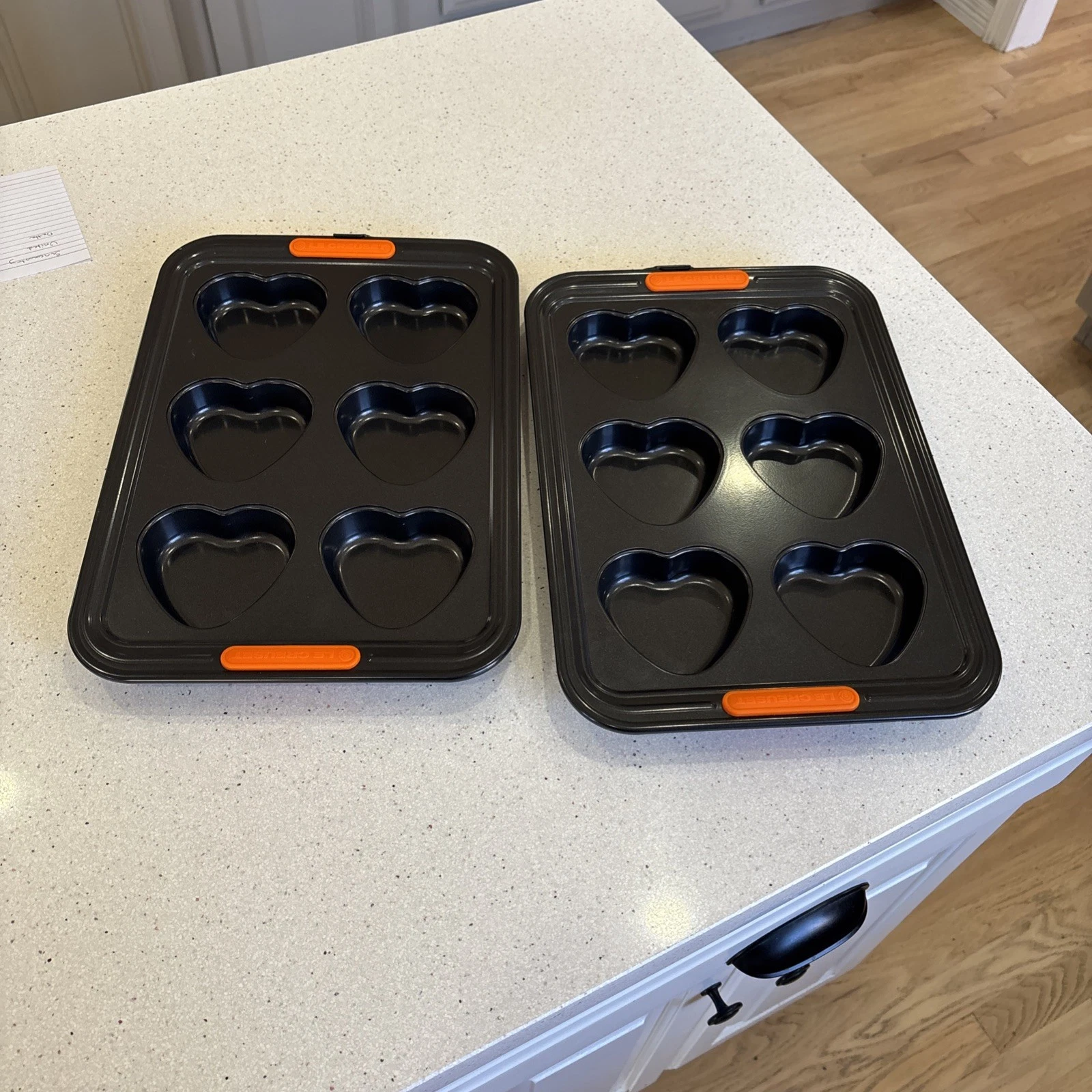 Never used SET of 2 Le Creuset Toughened Non-Stick 6 Cup Heart Tray Bakeware