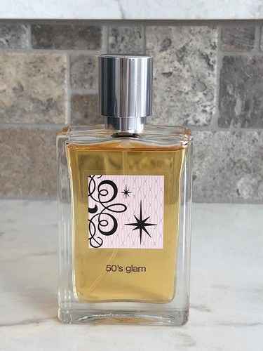 Avon 50's GLAM Eau de Toilette Spray 1.7 fl oz EDP EDT Fragrance (Pre-owned)