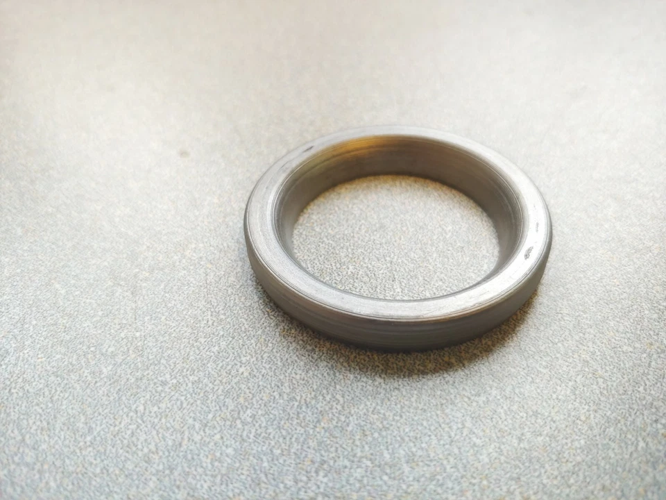 VERY NICE ORIGINAL PORSCHE 356A 356B 356C 356SC REAR WHEEL BEARING INNER SPACER — 第 2/3 张图片