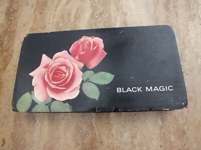 Vintage Rowntree Black Magic Schokoladenschachtel mit Rosendesign zweieinhalb Pfund