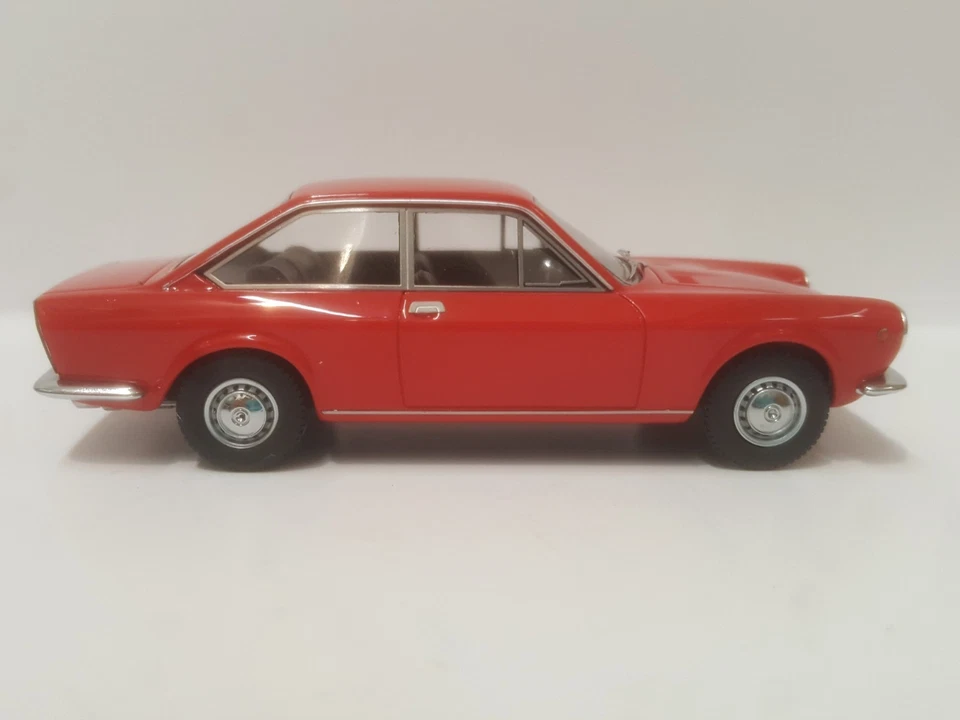 1/43 KESS FIAT 124 sport coupè 1^ serie rosso  - Immagine 3 di 4