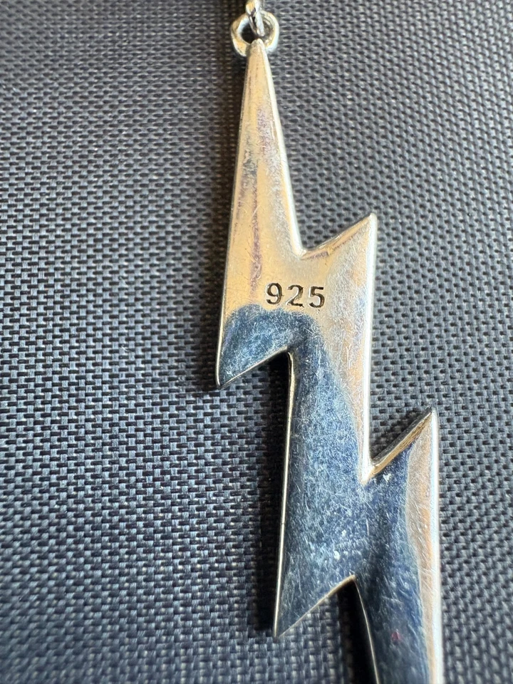 Pendientes colgantes de plata de ley 925 con rayo y piedras circonitas Foto 4 de 4