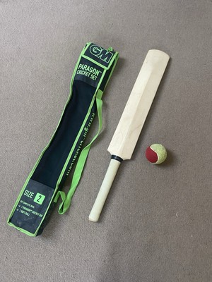 GM Paragon Kinder Cricket Set Größe 2 (4 3 -4 6 ) mit Schläger, Softball und Tasche