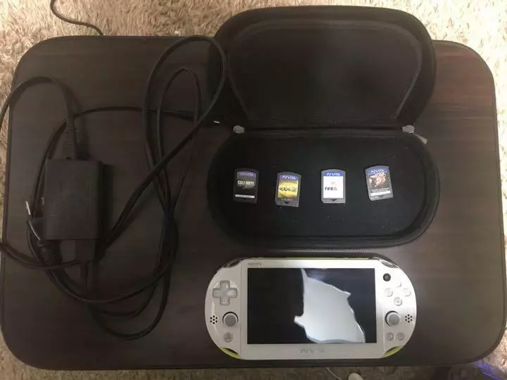 SONY ps vita psvita model pch2000 yellow shippingfree from japan collection