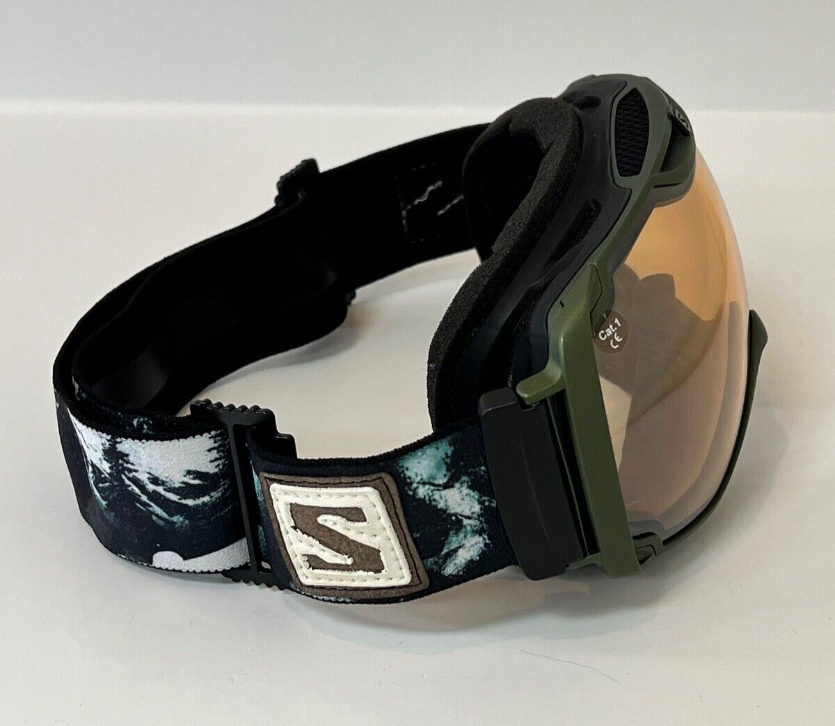 Salomon Occhiali da Sci Snowboard Montatura Verde Cinturino Nero Verde con Lente Marrone