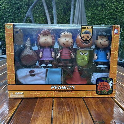 Vtg Peanuts ''It's the Great Pumpkin Charlie Brown'' Figure Collection Memory Lane